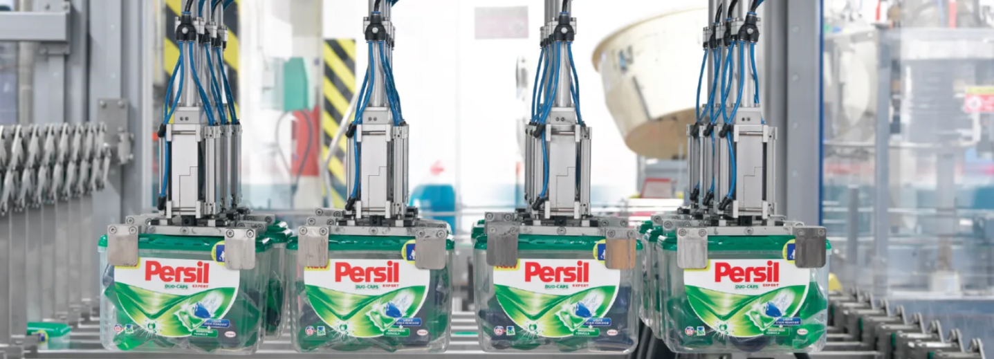 Persil 寶瑩洗衣精貼標產線